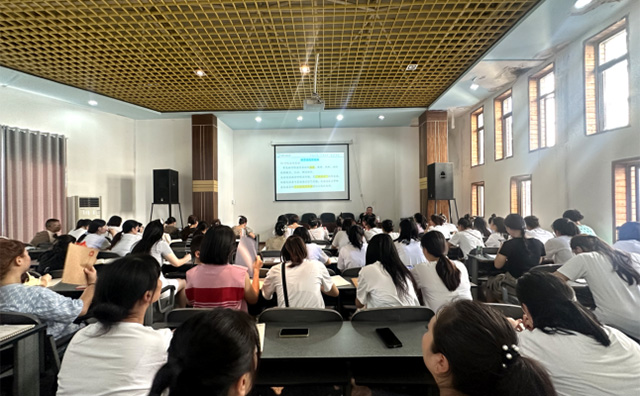 邻水县医校联手为幼健康培训，晨检机器人为每日晨检赋能