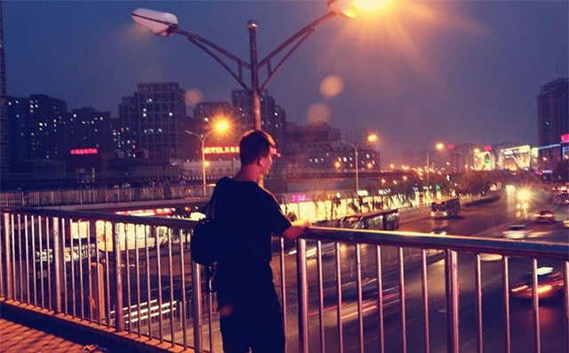 独在异乡为异客，每逢佳节备思亲